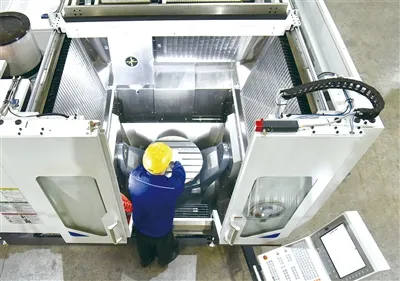 أهم سبع مزايا لتصنيع 5-المحور باستخدام الحاسب الآلي باستخدام نظام CNC متطور ي...